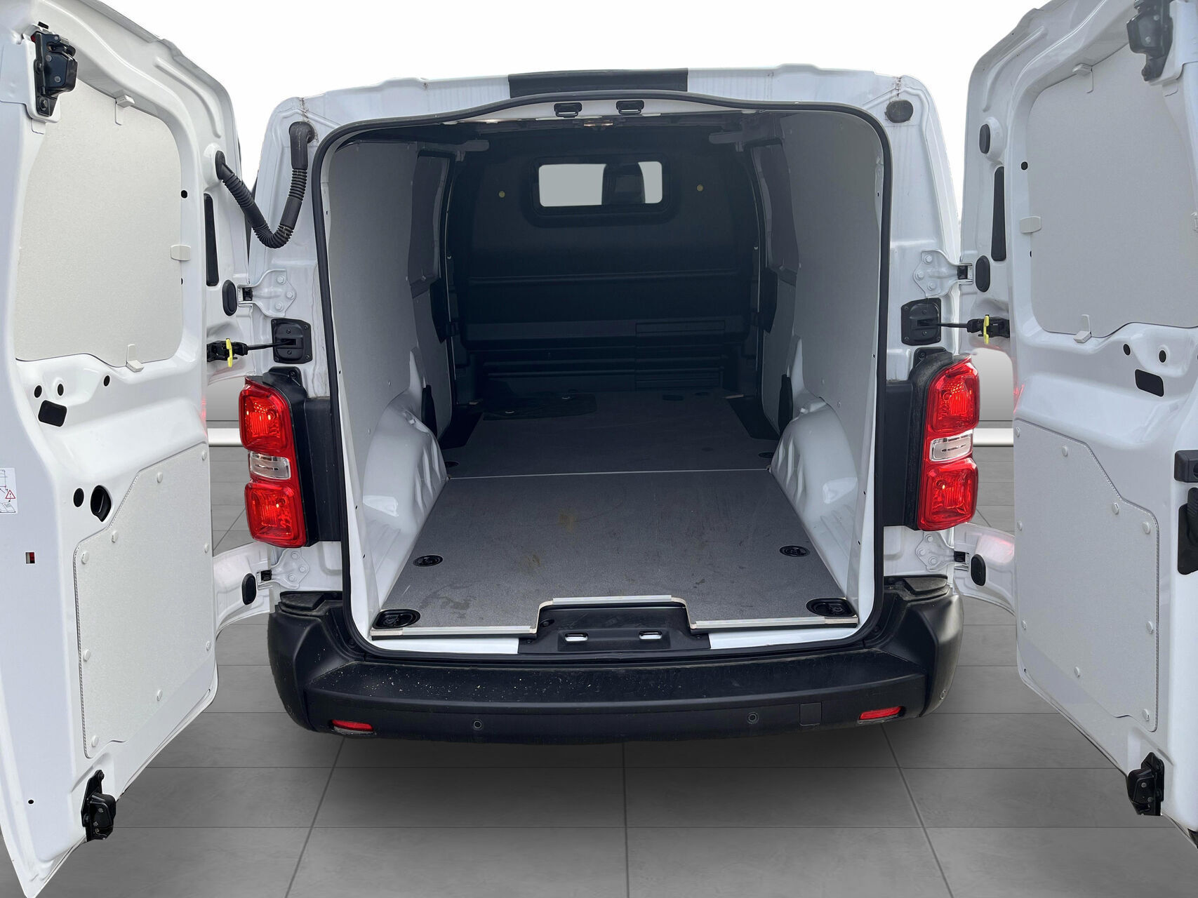 Hvid Toyota ProAce fra 2024