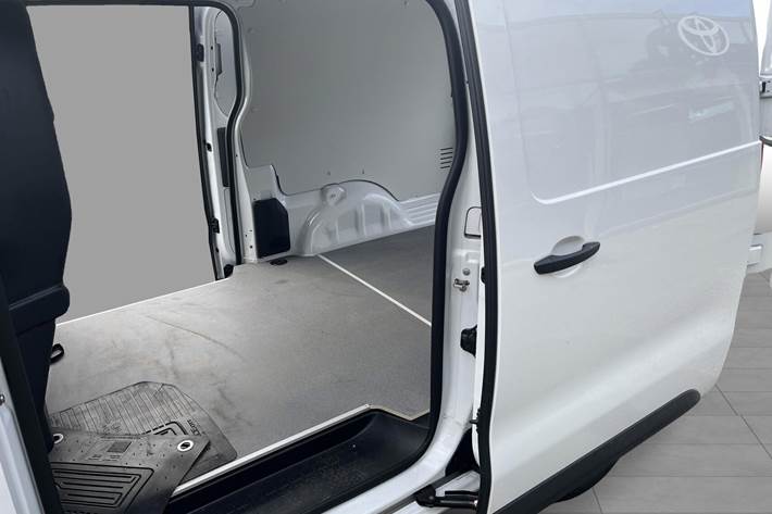 Hvid Toyota ProAce fra 2024