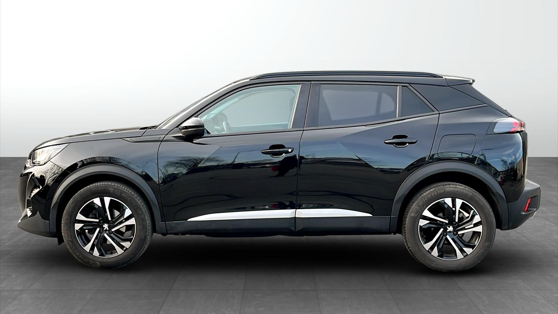 Peugeot 2008 1,2 PureTech Platin Sport 130HK 5d