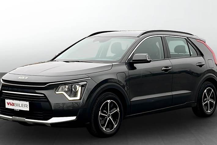 Sort Kia Niro fra 2022 set udefra