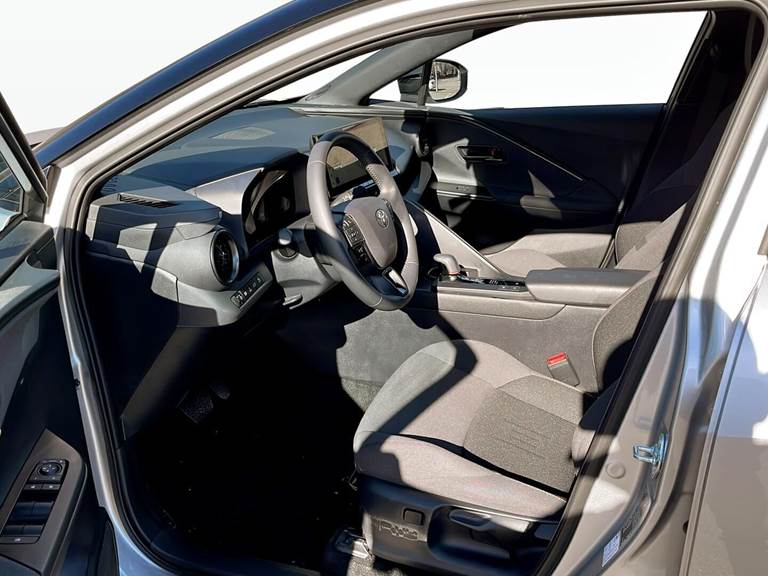 Toyota C-HR 2,0 Plugin-hybrid Style Smart Bi-tone E-CVT 223HK 5d Trinl. Gear