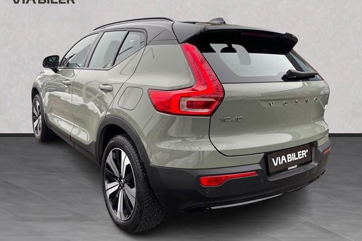 Grøn Volvo XC40 fra 2024