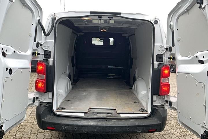 Hvid Toyota ProAce fra 2024