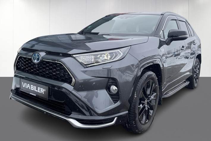 Grå Toyota RAV4 Plug-in fra 2021 set udefra
