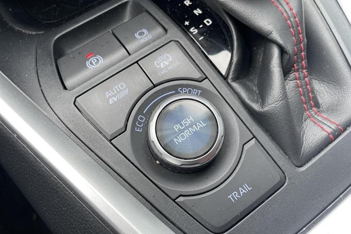 Grå Toyota RAV4 Plug-in fra 2021