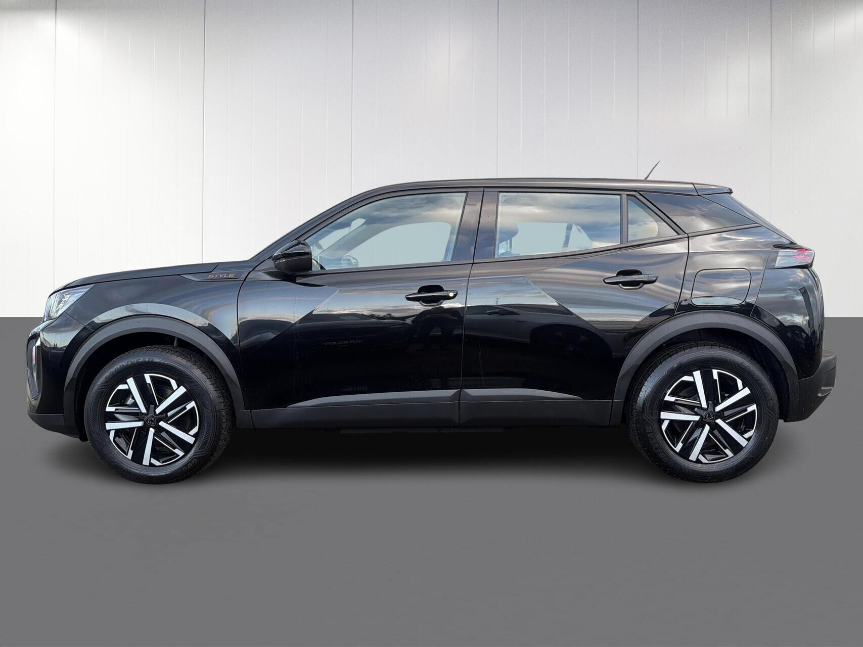 Peugeot e-2008 EL Style 156HK 5d Aut.