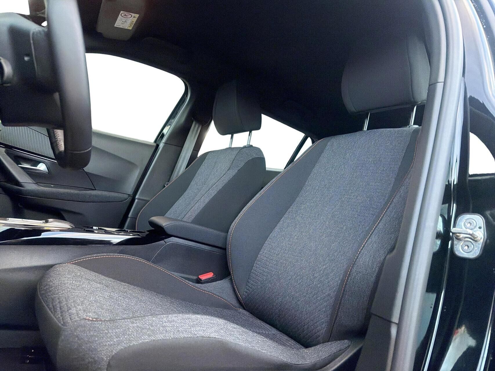 Peugeot e-2008 EL Style 156HK 5d Aut.