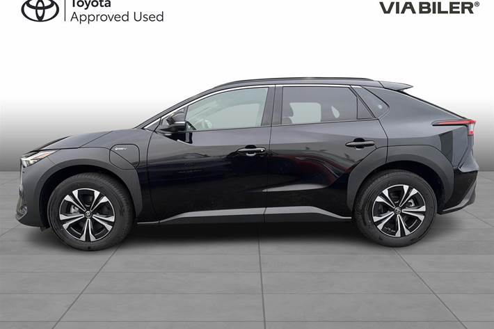 Sort Toyota BZ4X fra 2025