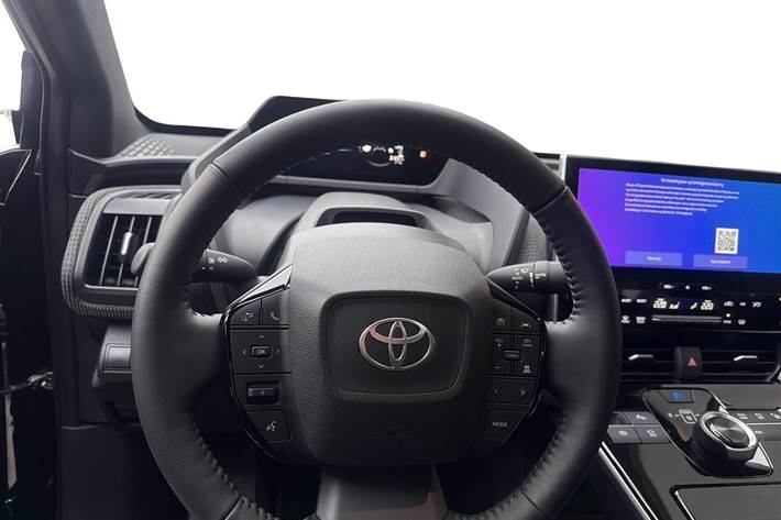 Sort Toyota BZ4X fra 2025