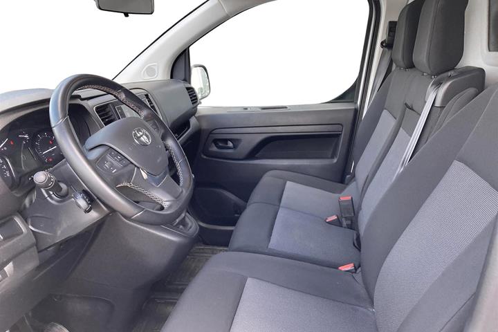 Hvid Toyota ProAce fra 2024