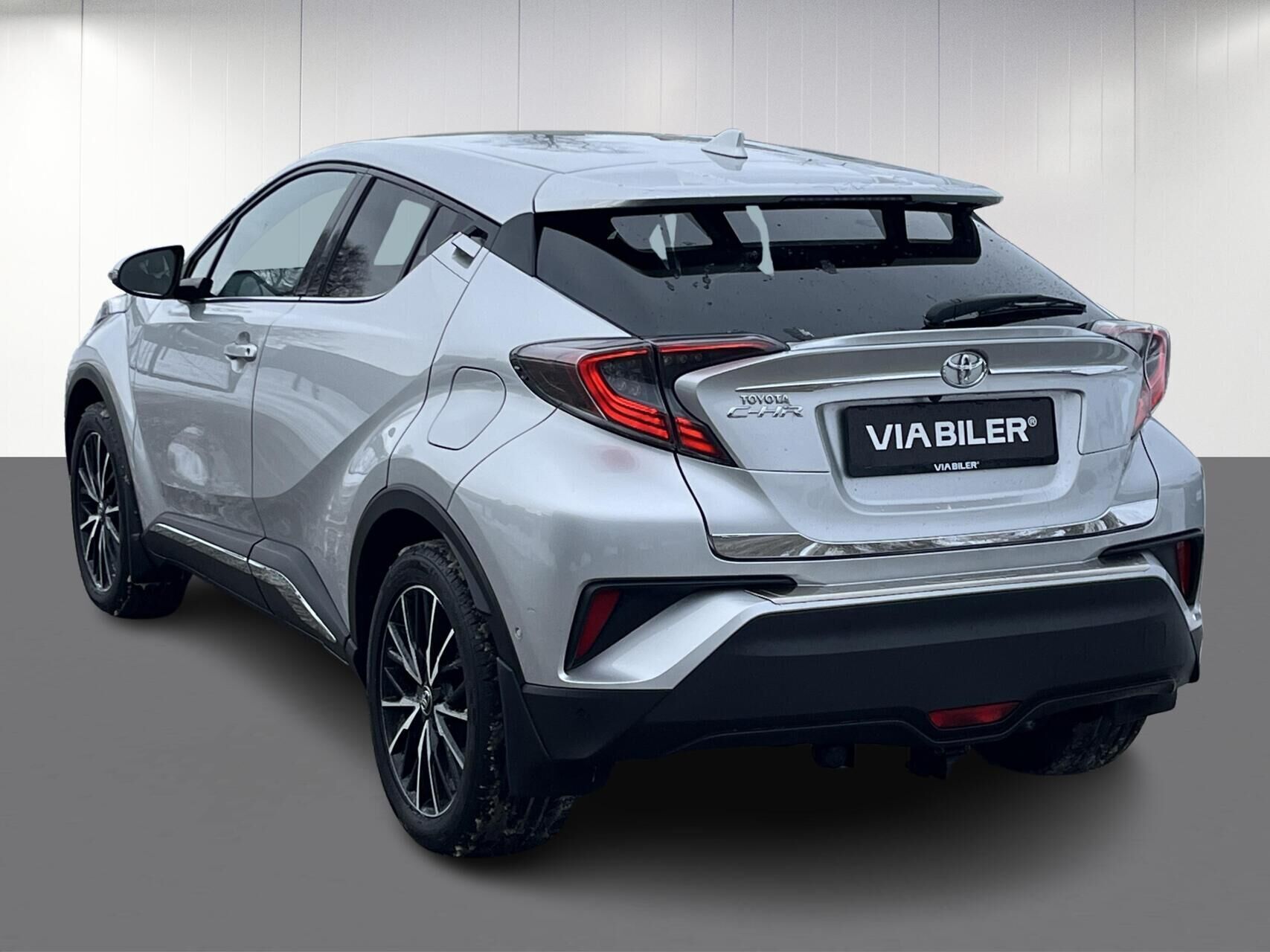Sølv Toyota C-HR fra 2017