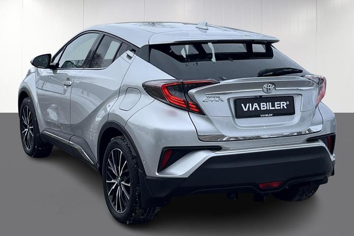 Sølv Toyota C-HR fra 2017