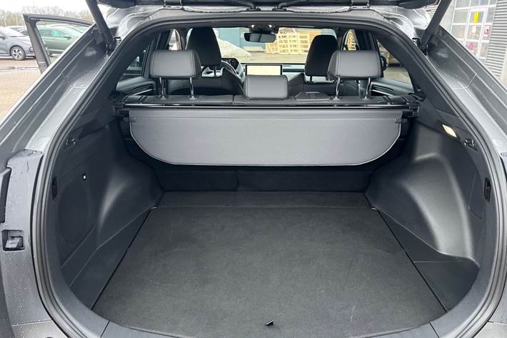 Sort Toyota BZ4X fra 2023