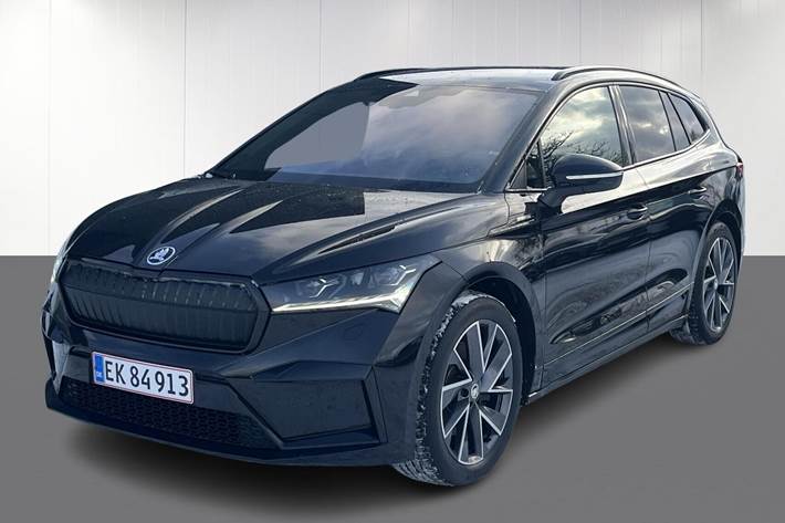 Sort Skoda Enyaq iV fra 2022 set udefra