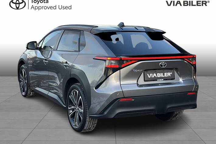 Grå Toyota BZ4X fra 2024