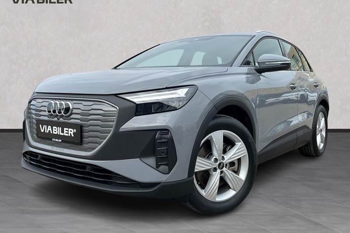 Grå Audi Q4 fra 2024 set udefra