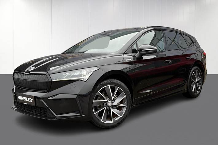 Sort Skoda Enyaq fra 2022 set udefra