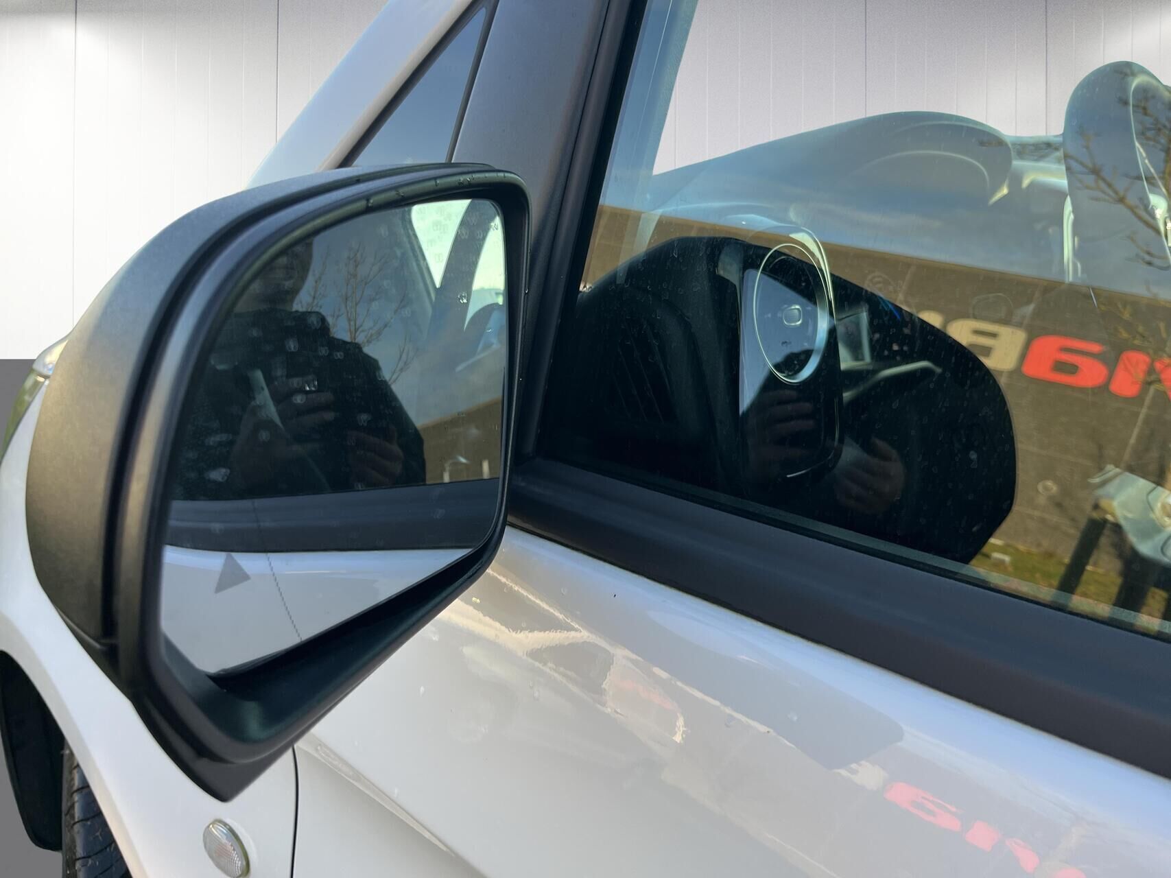 Hvid Mercedes eVito fra 2025