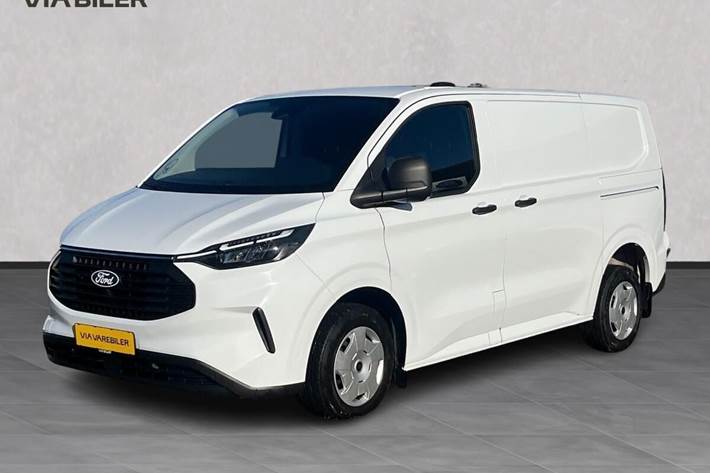 Hvid Ford Transit Custom fra 2024 set udefra