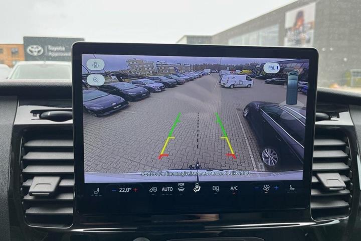 Hvid Ford Transit fra 2024