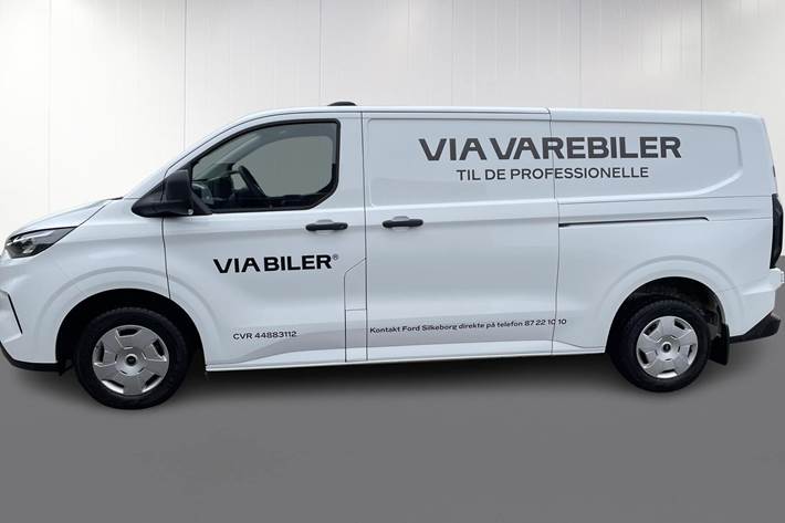 Hvid Ford Transit Custom fra 2025