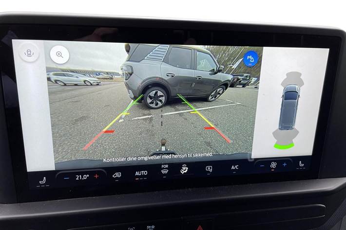 Hvid Ford Transit Custom fra 2025