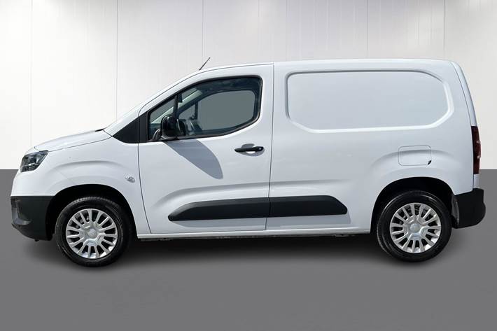 Hvid Toyota ProAce City fra 2023