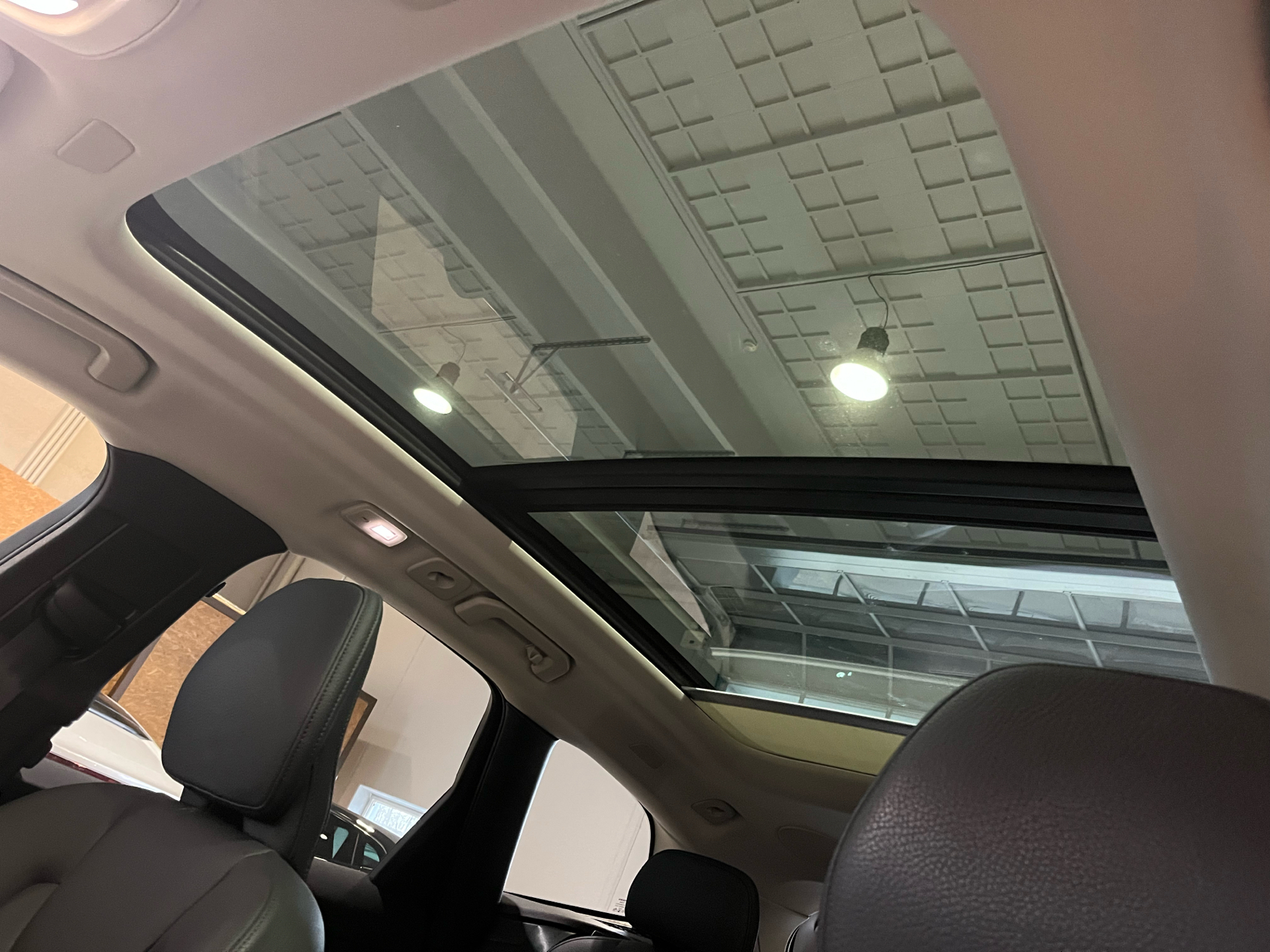 Grå Volvo XC90 fra 2019