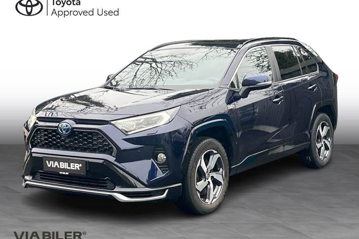Blå Toyota RAV4 Plug-in fra 2021 set udefra