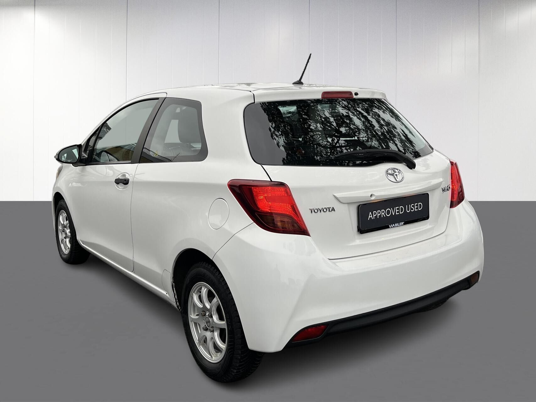 Hvid Toyota Yaris fra 2016