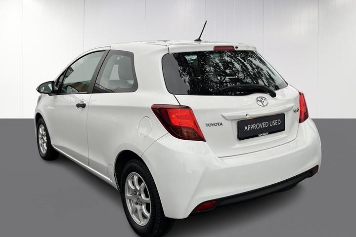 Hvid Toyota Yaris fra 2016