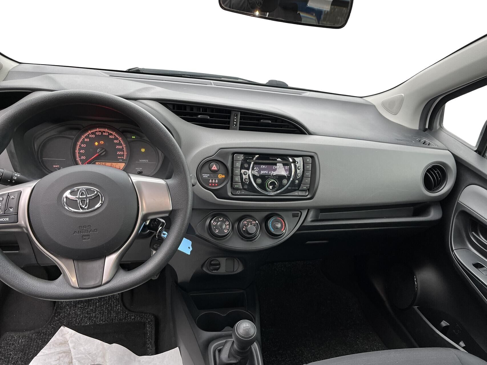 Hvid Toyota Yaris fra 2016