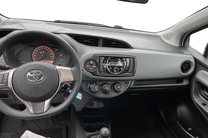 Hvid Toyota Yaris fra 2016