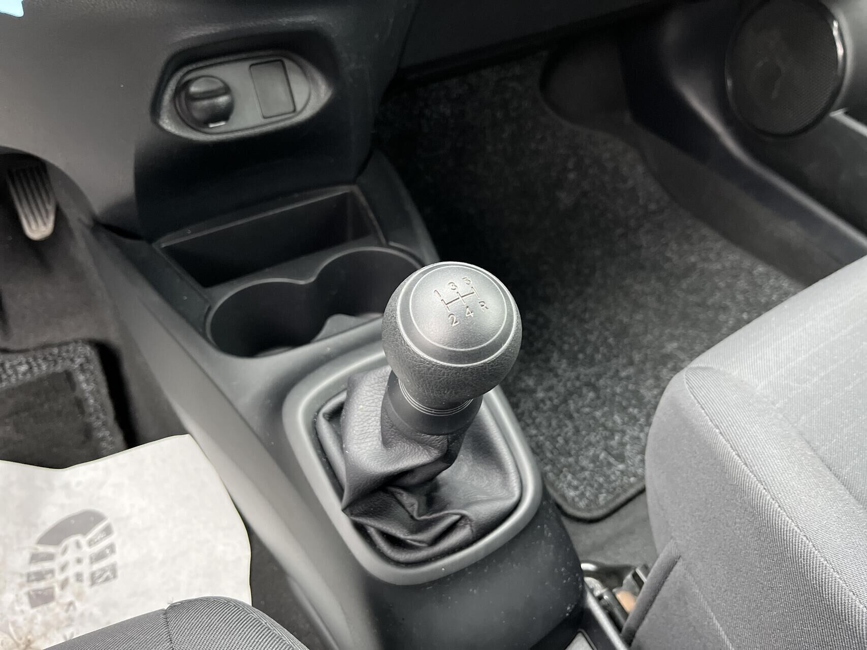 Hvid Toyota Yaris fra 2016