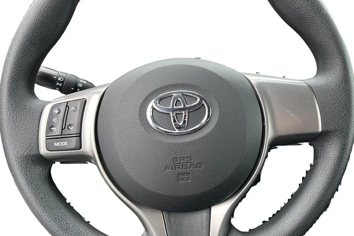 Hvid Toyota Yaris fra 2016