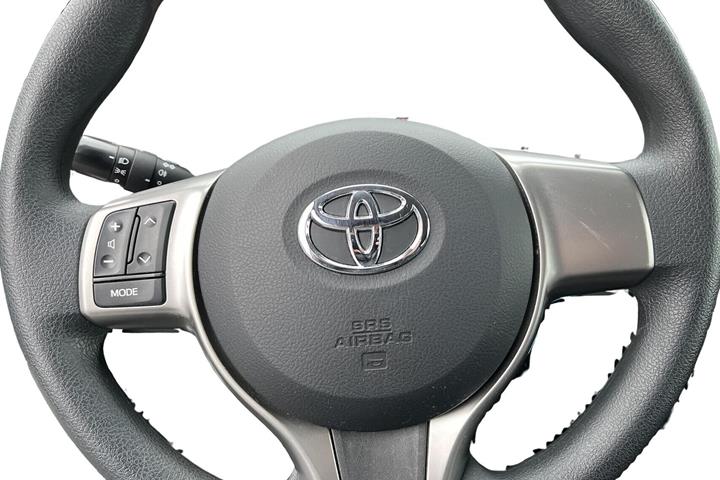 Hvid Toyota Yaris fra 2016