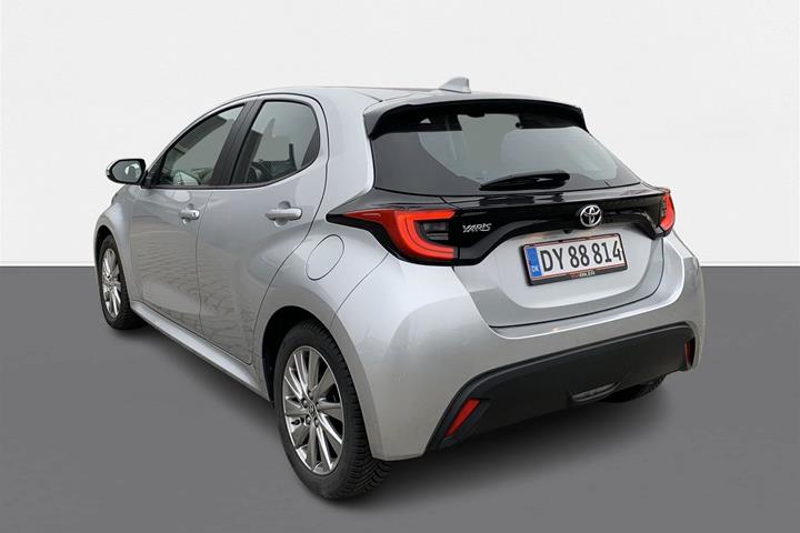 Sølv Toyota Yaris fra 2023