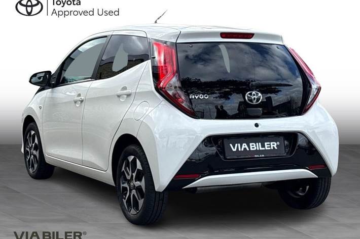 Hvid Toyota Aygo fra 2021