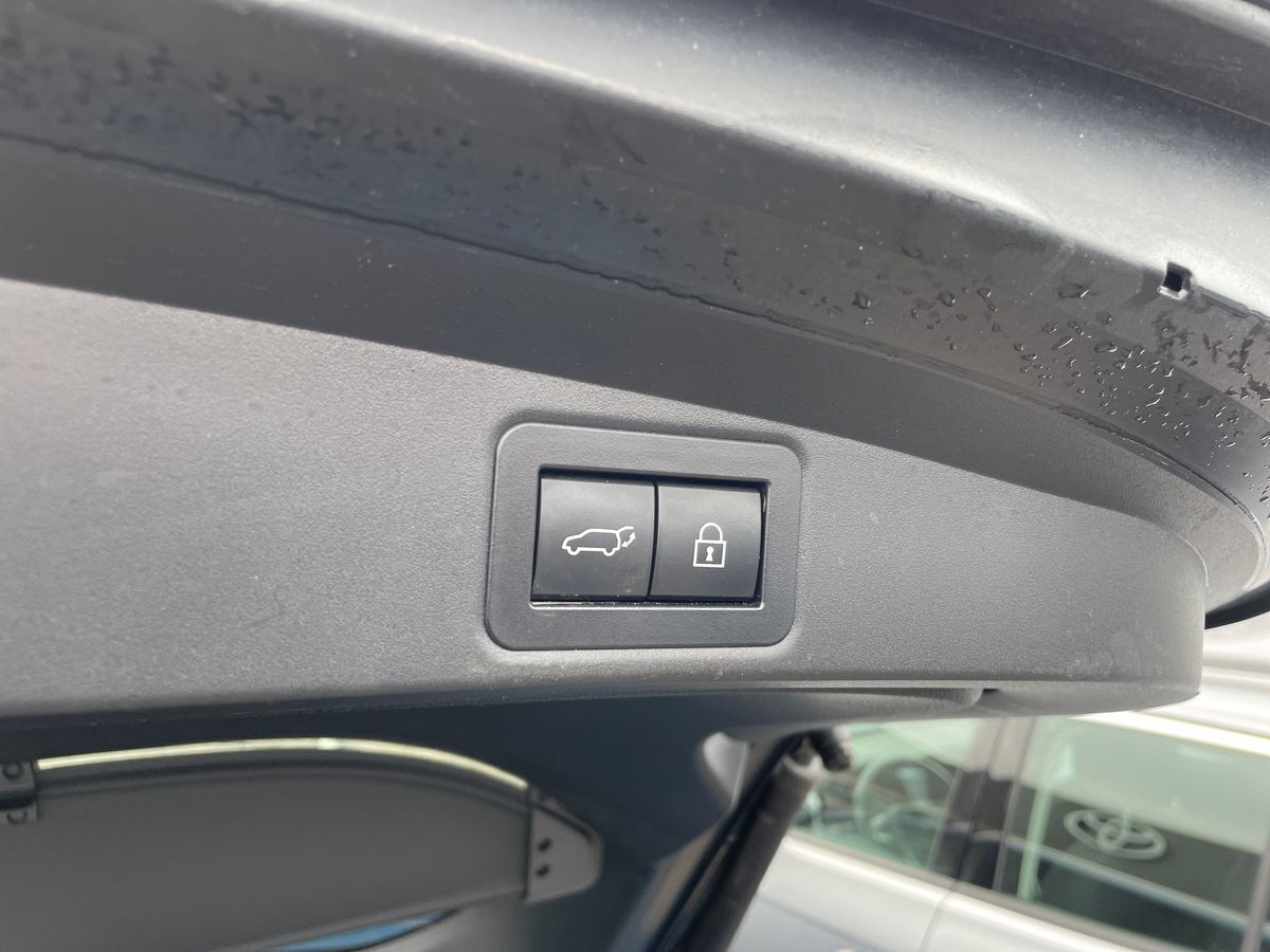 Blå Toyota Corolla fra 2021