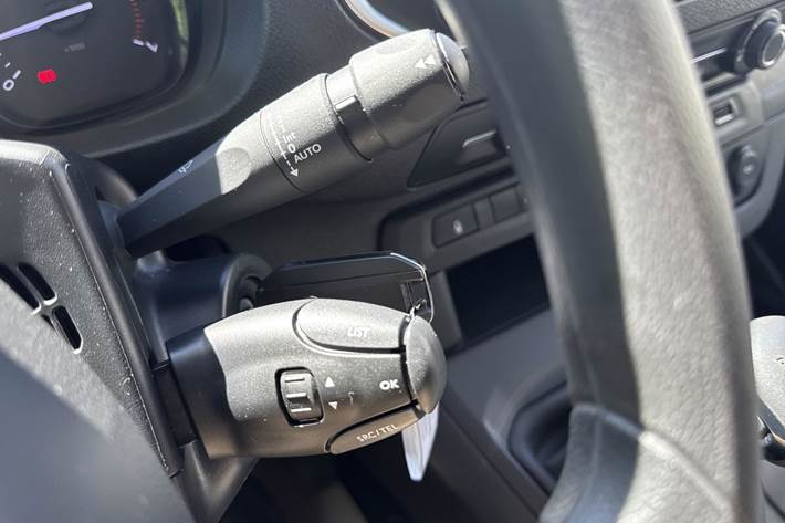 Grå Toyota ProAce fra 2025