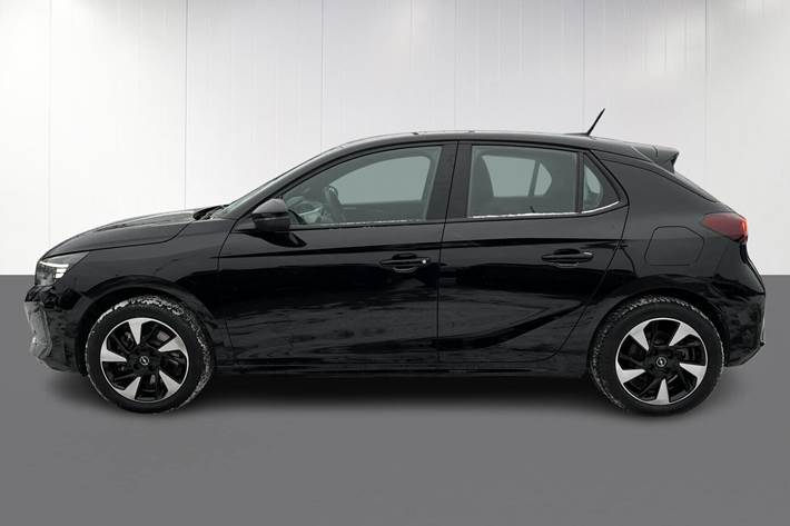 Sort Opel Corsa-e fra 2024