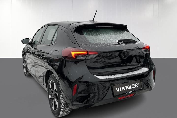 Sort Opel Corsa-e fra 2024