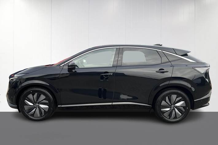 Sort Nissan Ariya fra 2025