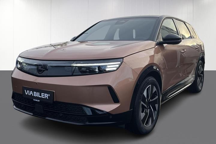 Kobber Opel Grandland fra 2024 set udefra