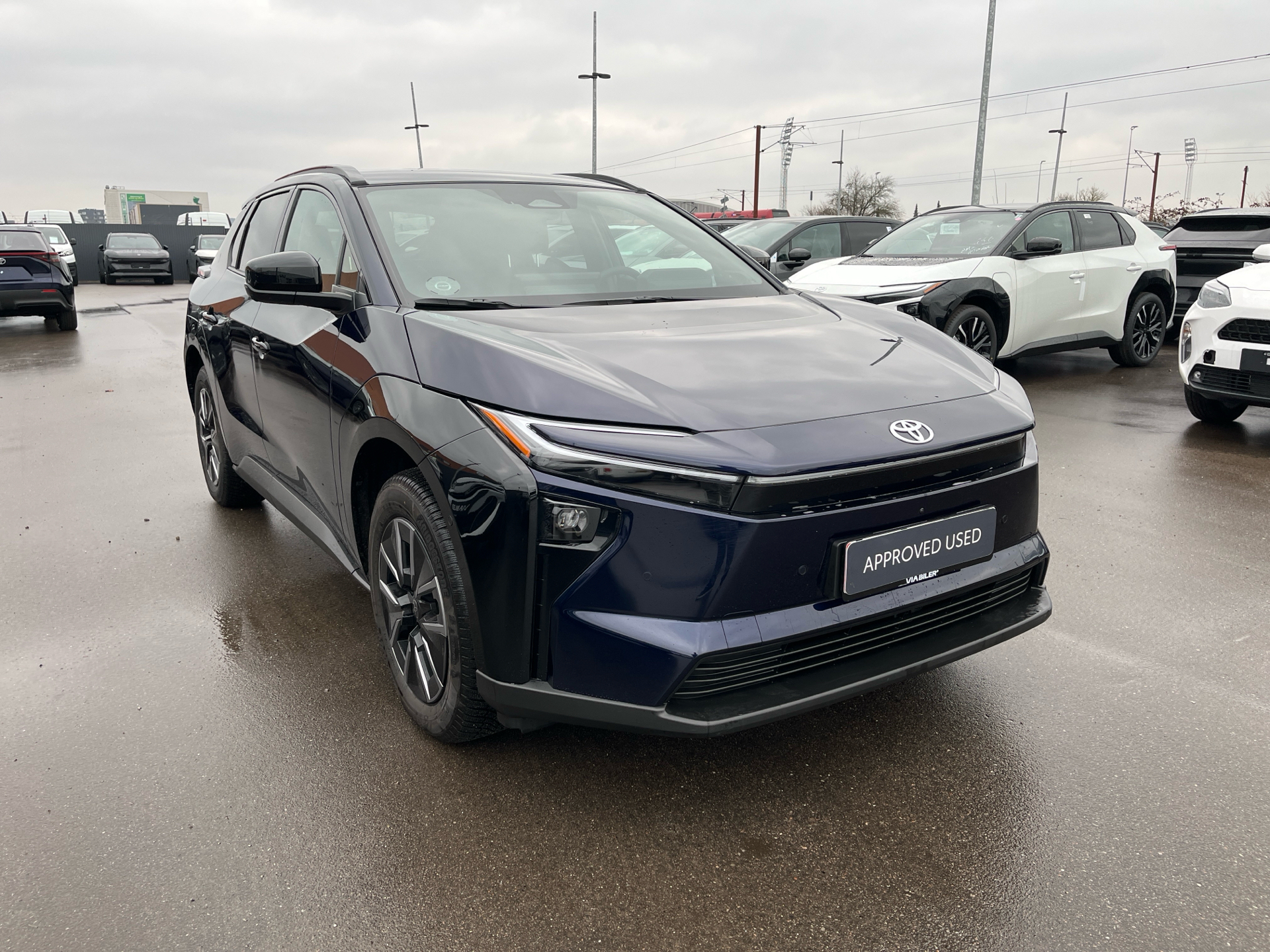 Blå Toyota BZ4X fra 2026