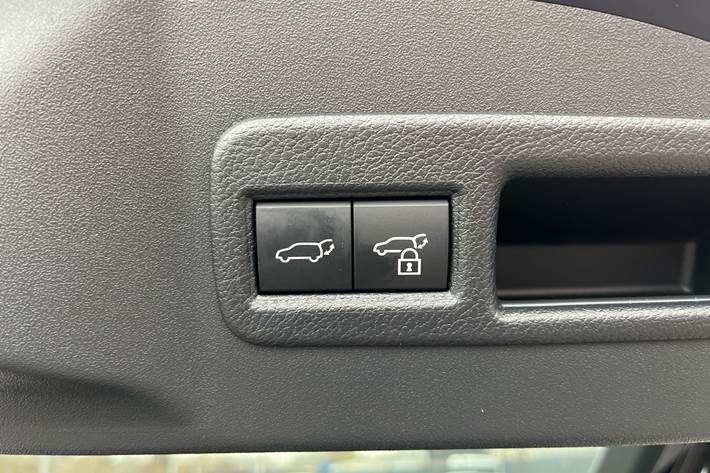 Blå Toyota BZ4X fra 2026