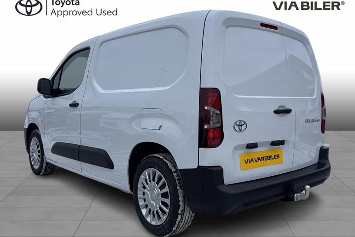 Hvid Toyota ProAce City fra 2024