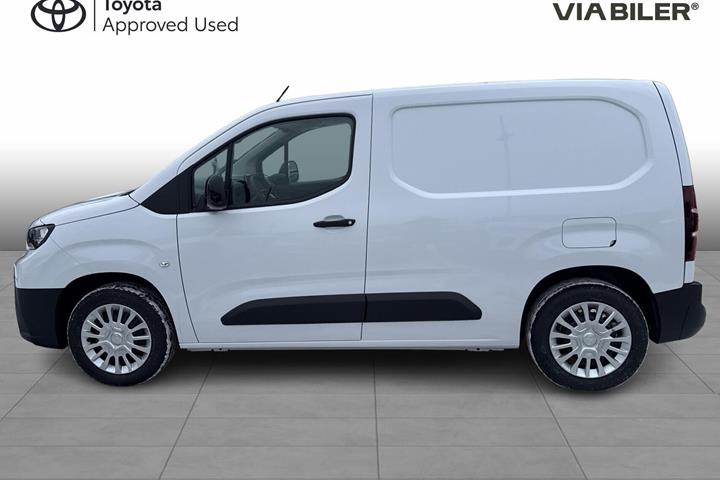 Hvid Toyota ProAce City fra 2024
