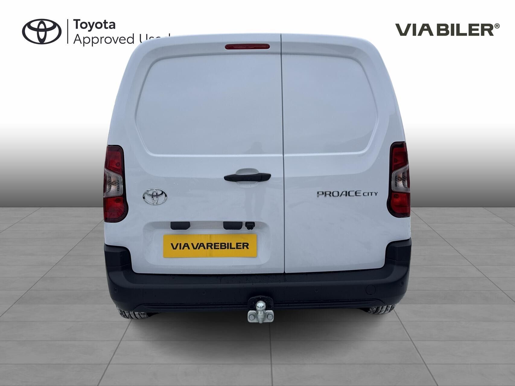Hvid Toyota ProAce City fra 2024
