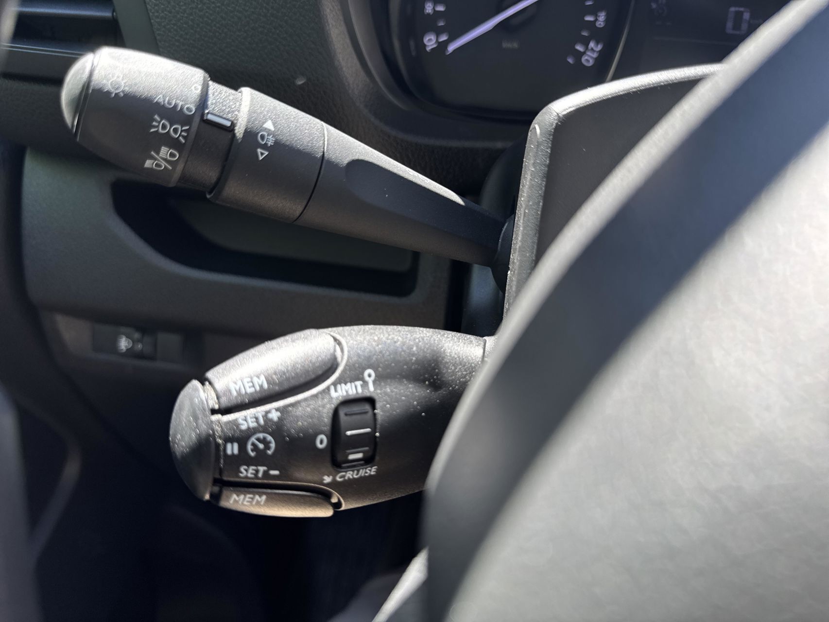 Grå Toyota ProAce fra 2025